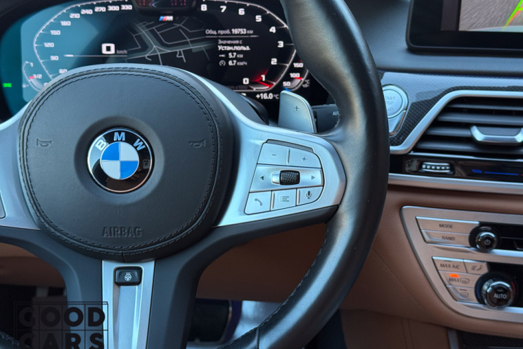 BMW 740i - 26
