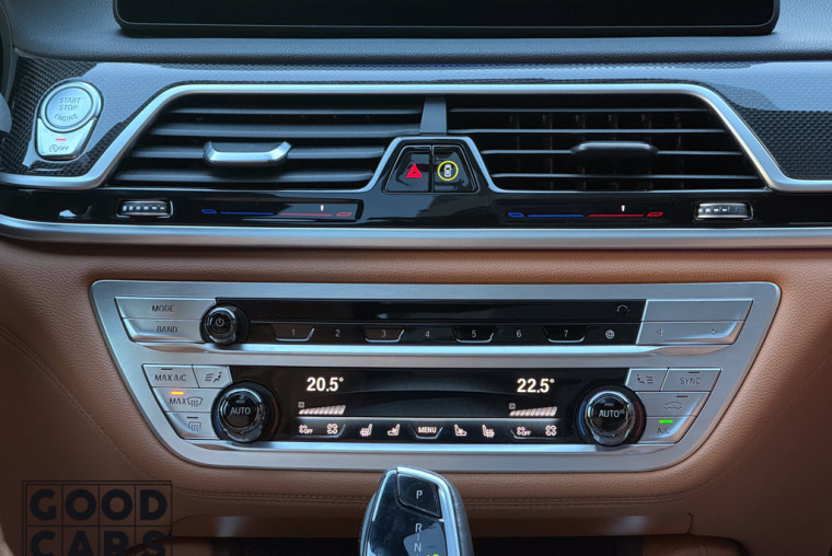 BMW 740i - 30