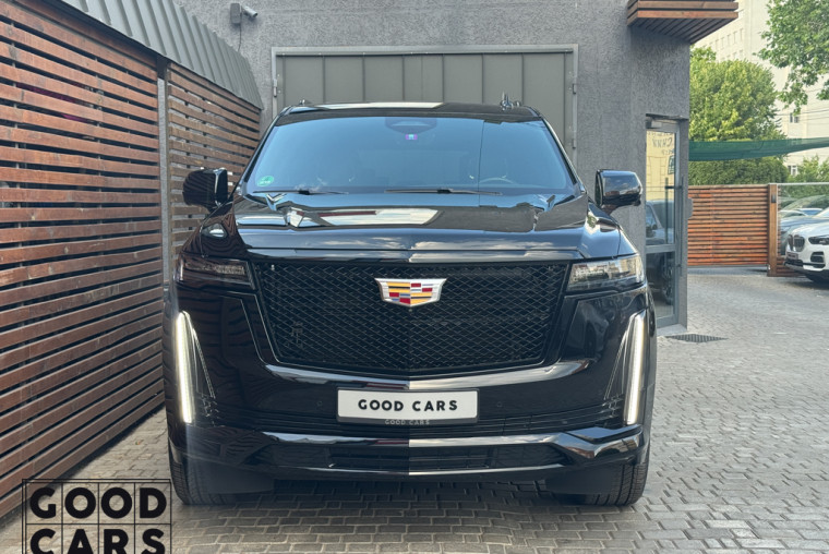 Cadillac Escalade - 1