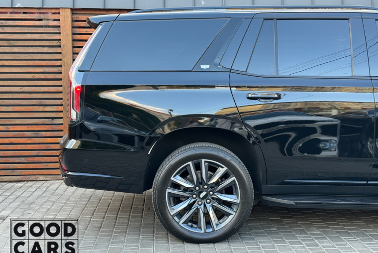 Cadillac Escalade - 11