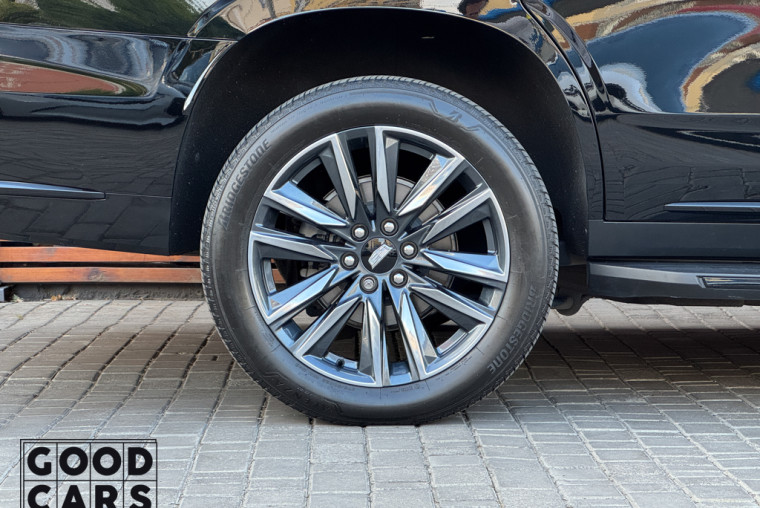 Cadillac Escalade - 12