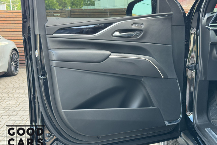 Cadillac Escalade - 13