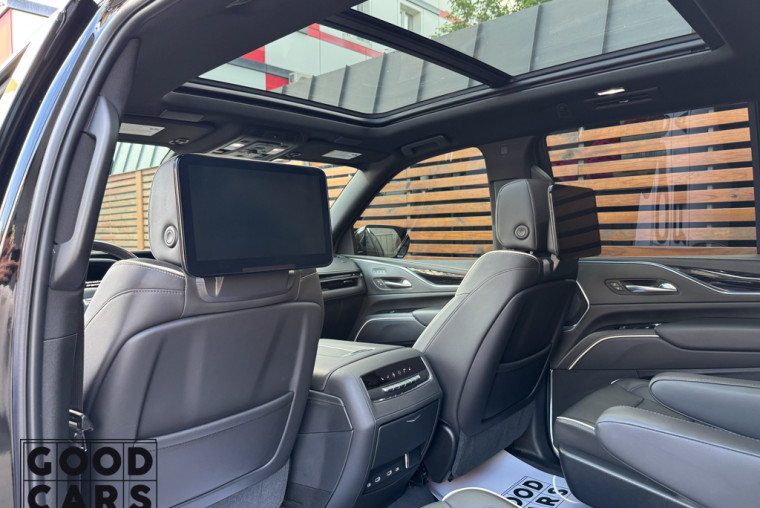 Cadillac Escalade - 19