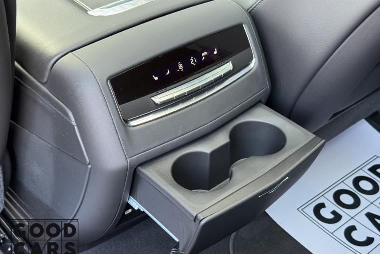 Cadillac Escalade - 20