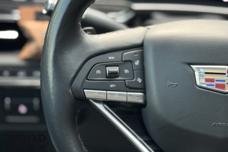 Cadillac Escalade - 25