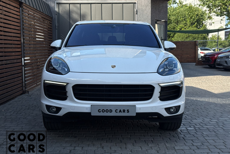 Porsche Cayenne - 1
