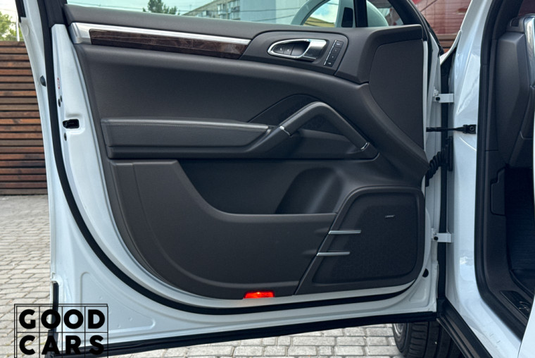 Porsche Cayenne - 15
