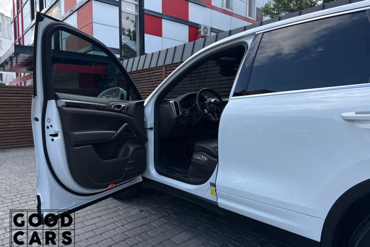 Porsche Cayenne - 18