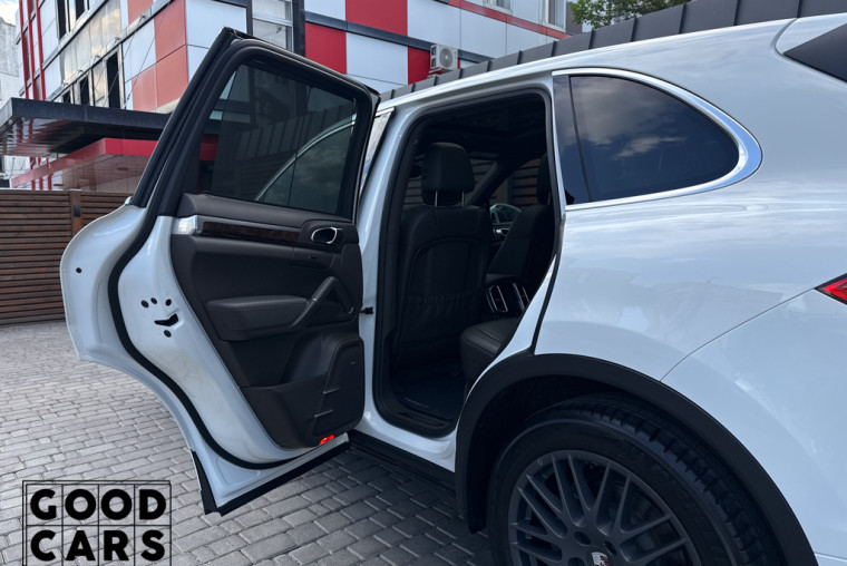 Porsche Cayenne - 24