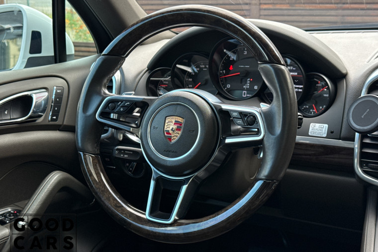 Porsche Cayenne - 28