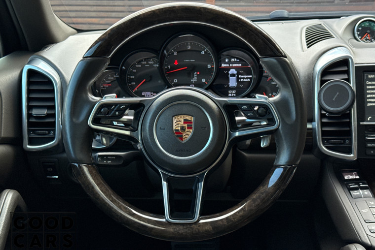 Porsche Cayenne - 29