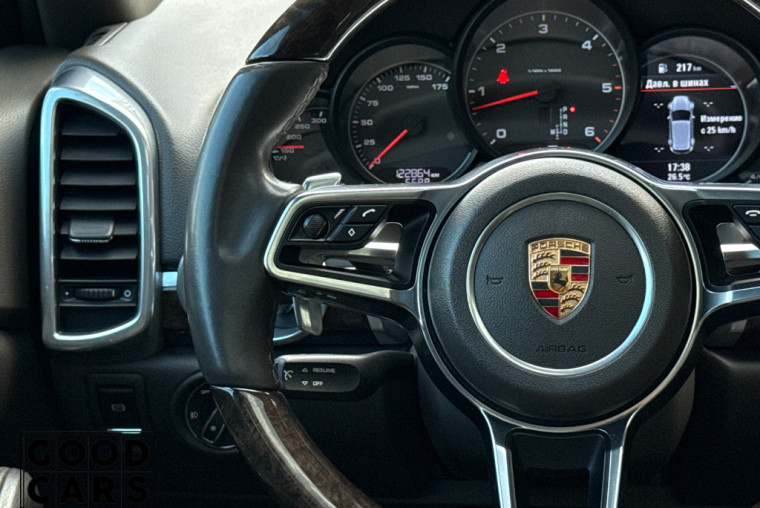 Porsche Cayenne - 30