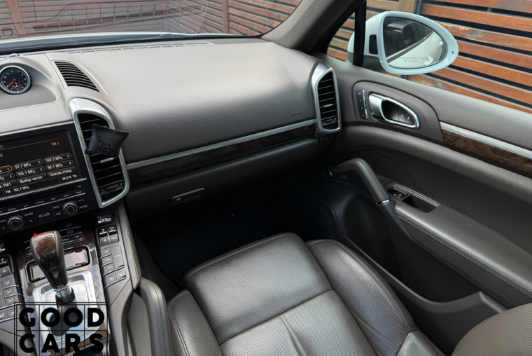 Porsche Cayenne - 39