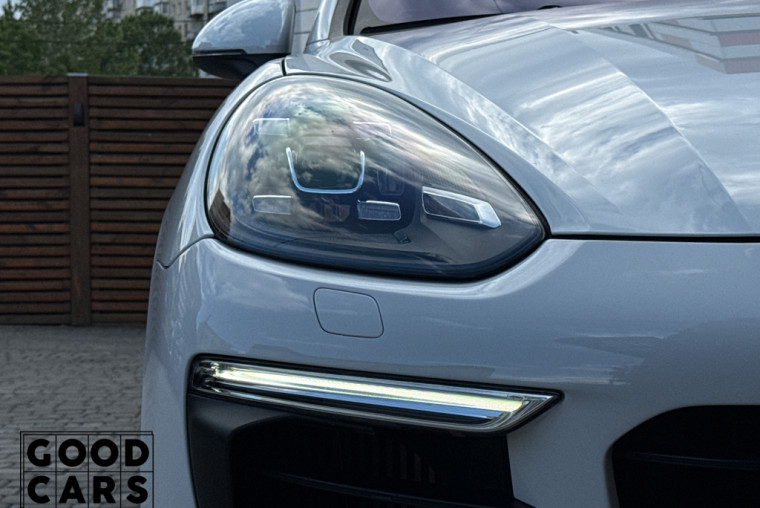 Porsche Cayenne - 9