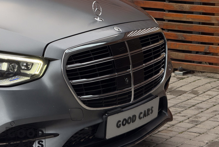 Mercedes-Benz S-Class 580e - 11