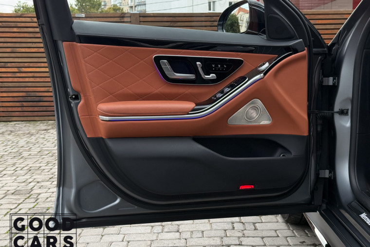 Mercedes-Benz S-Class 580e - 16