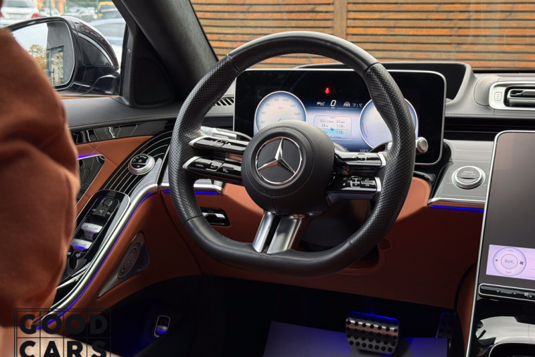 Mercedes-Benz S-Class 580e - 31
