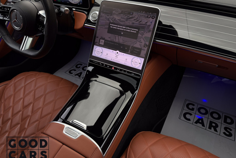 Mercedes-Benz S-Class 580e - 33