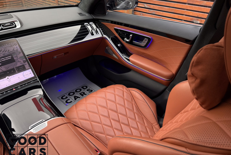 Mercedes-Benz S-Class 580e - 34