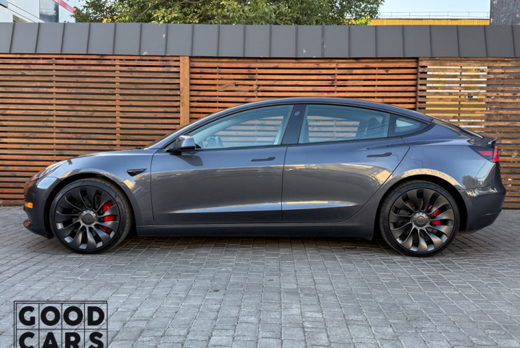 Tesla Model 3 - 3