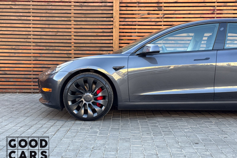 Tesla Model 3 - 11