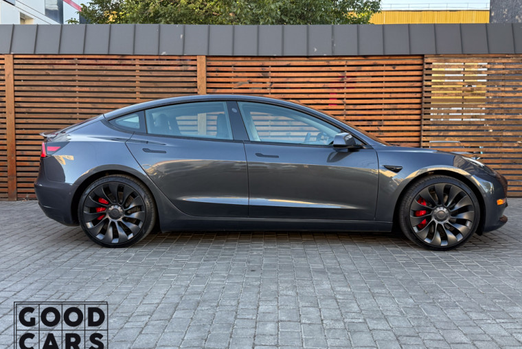 Tesla Model 3 - 7