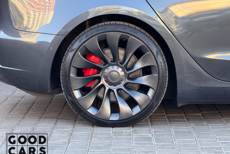 Tesla Model 3 - 14