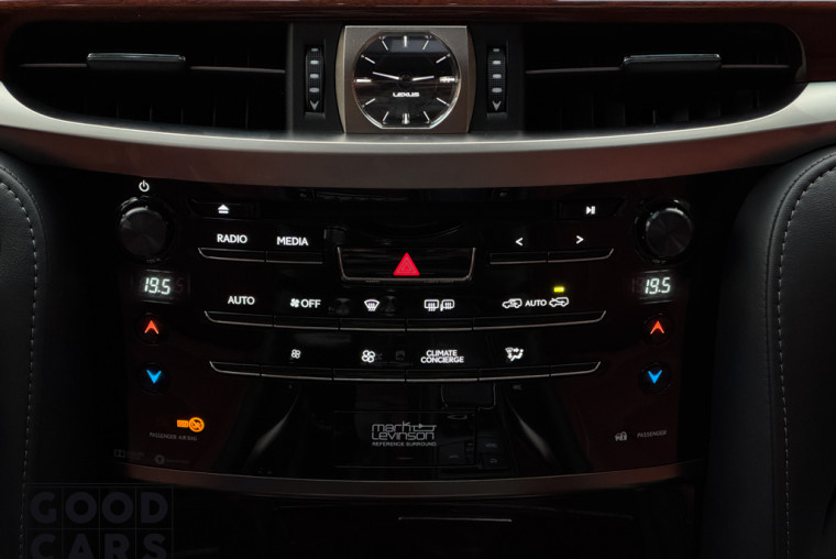 Lexus LX570 - 13