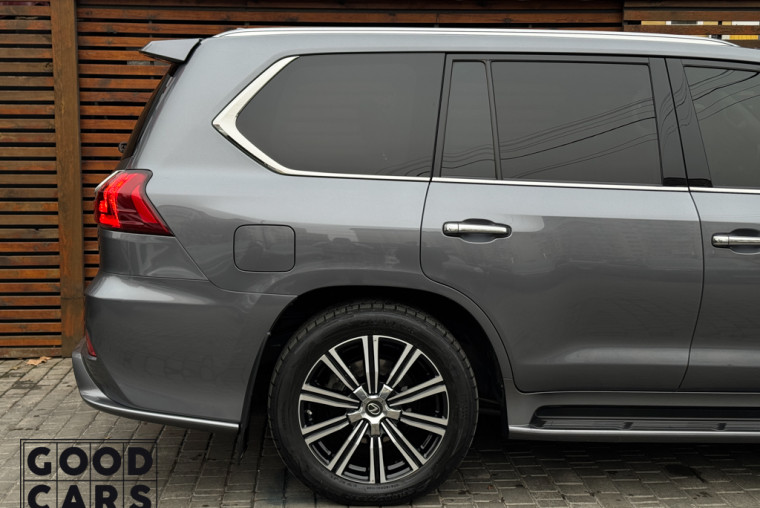 Lexus LX570 - 27