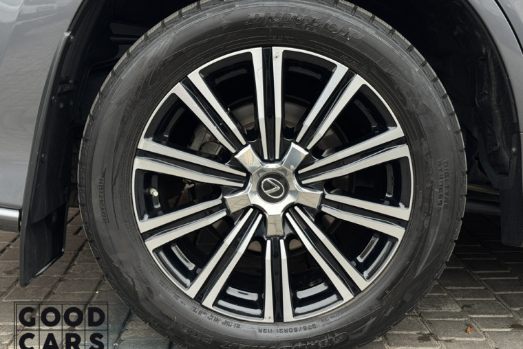 Lexus LX570 - 28