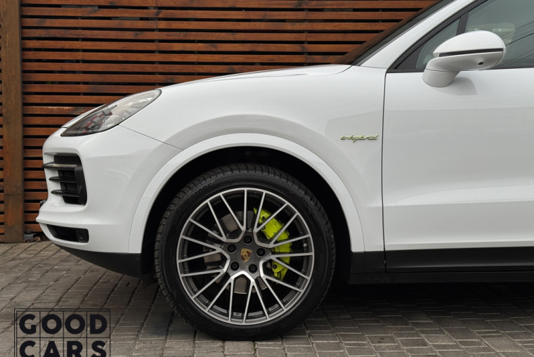 Porsche Cayenne - 4