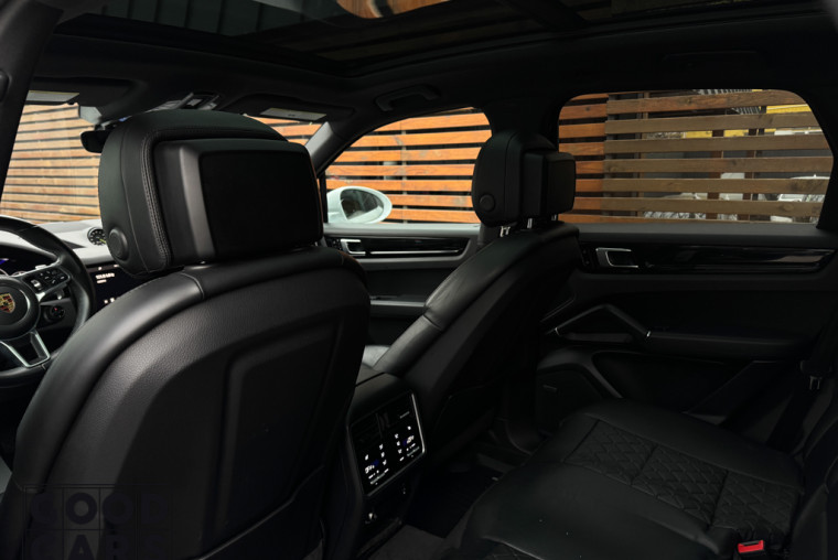 Porsche Cayenne - 9