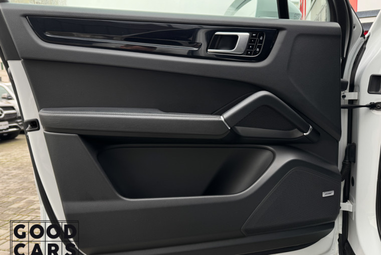 Porsche Cayenne - 10