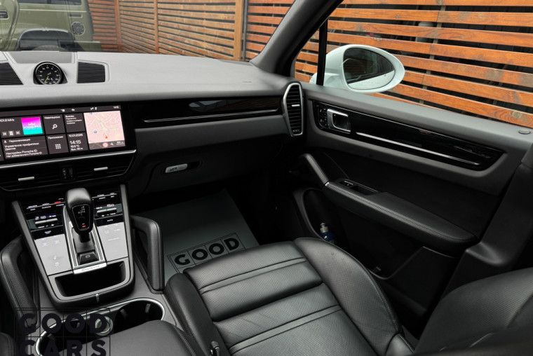 Porsche Cayenne - 19