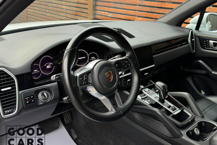 Porsche Cayenne - 20
