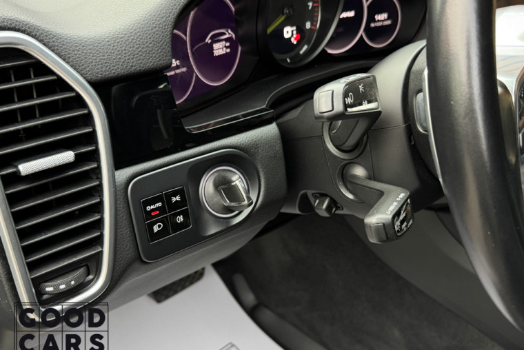 Porsche Cayenne - 21