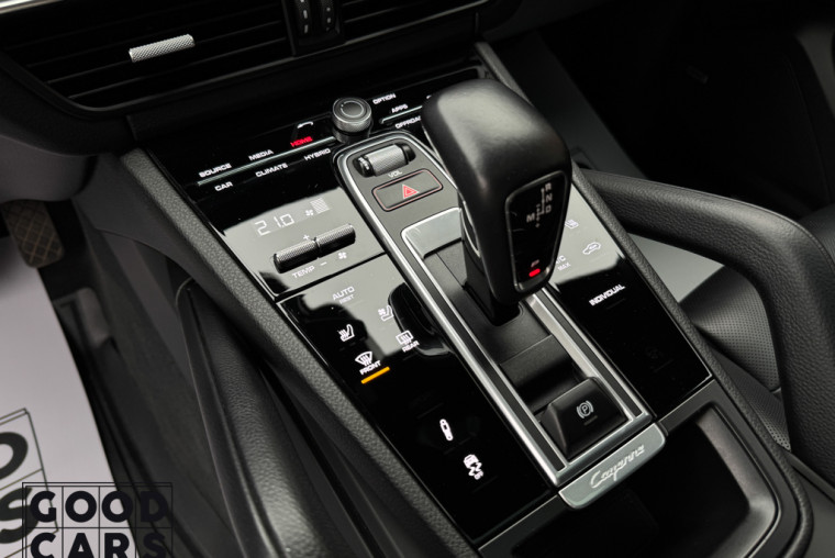 Porsche Cayenne - 24