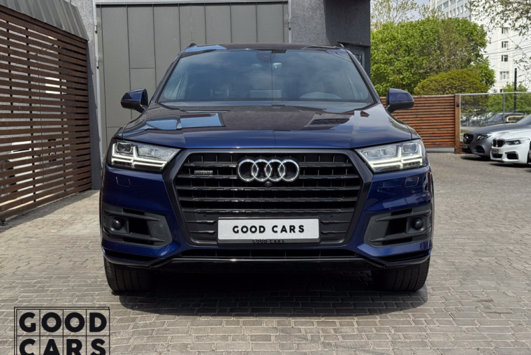 Audi Q7 - 1