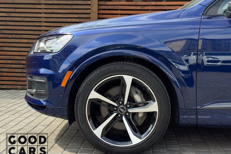 Audi Q7 - 11