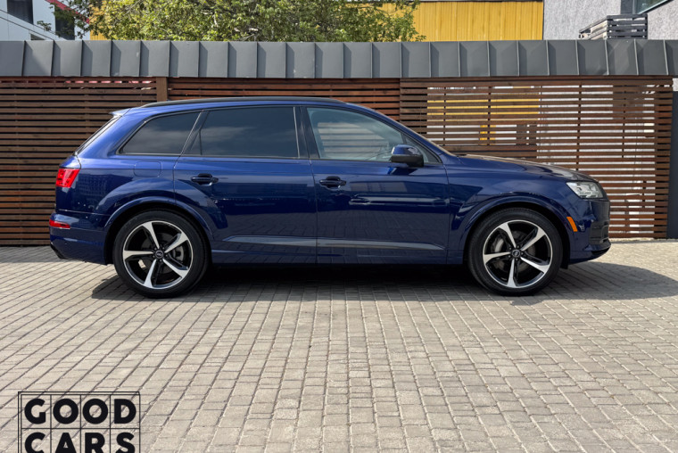 Audi Q7 - 7
