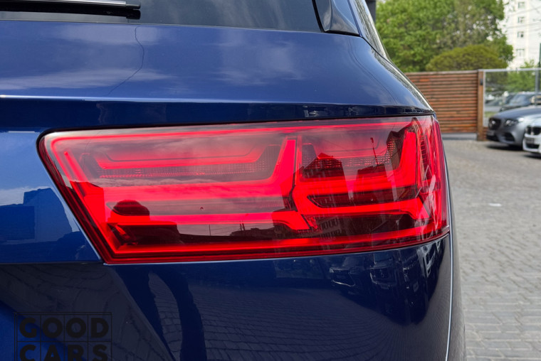 Audi Q7 - 10