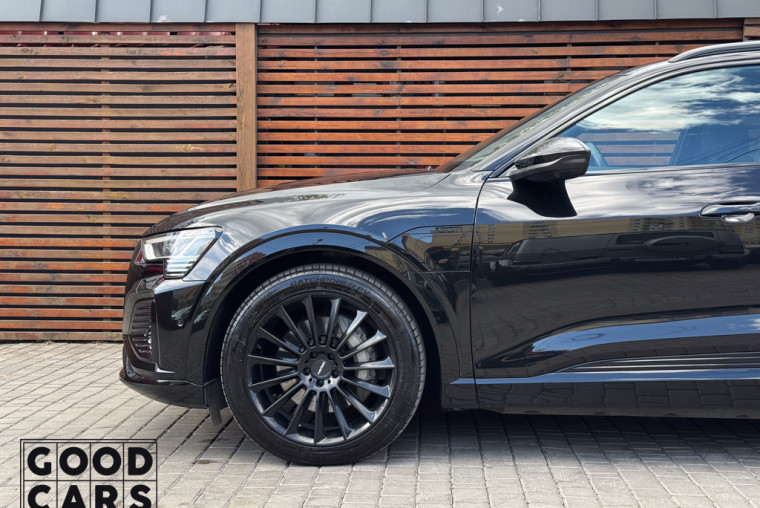 Audi Q8 e-tron - 15