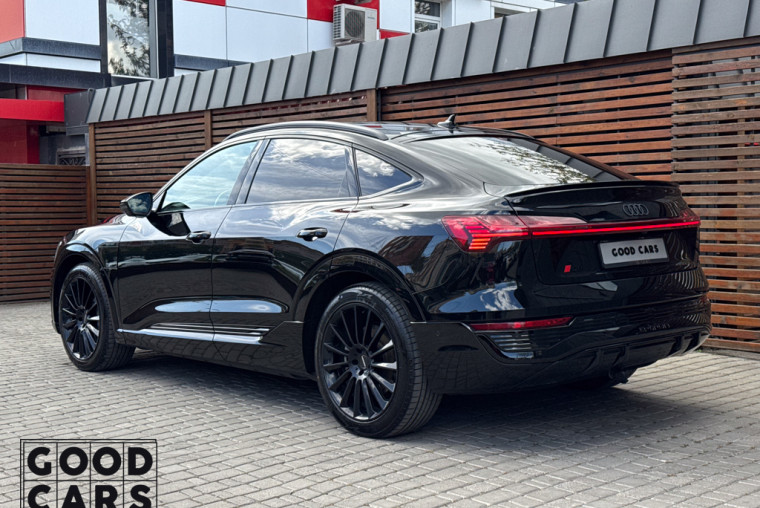 Audi Q8 e-tron - 4