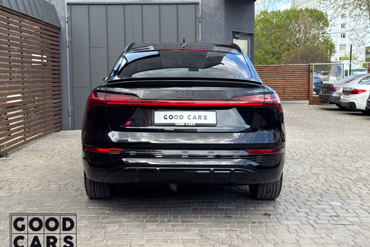 Audi Q8 e-tron - 6