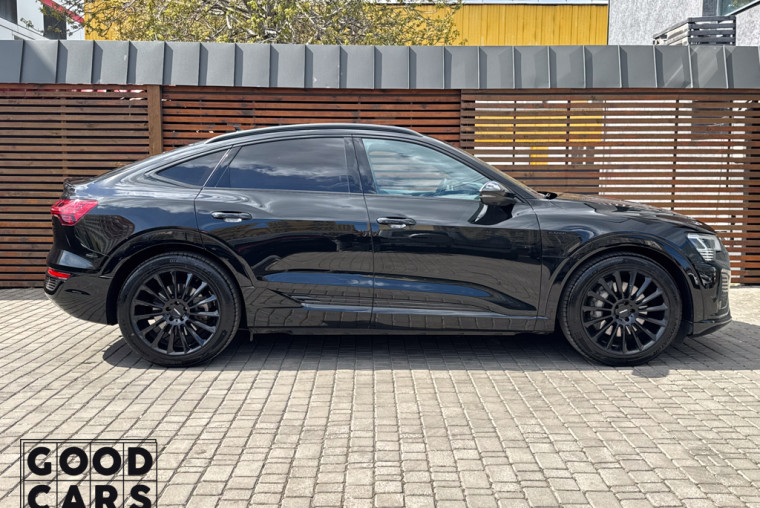 Audi Q8 e-tron - 8