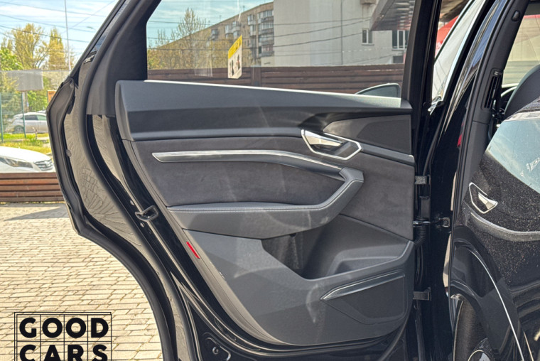 Audi Q8 e-tron - 24