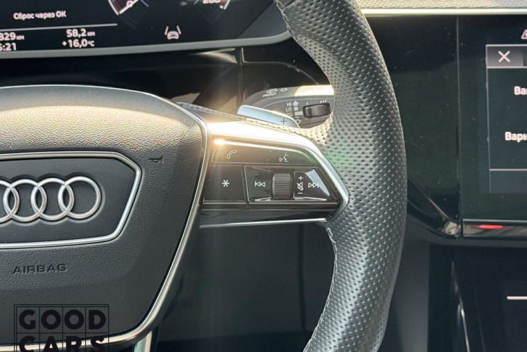 Audi Q8 e-tron - 30