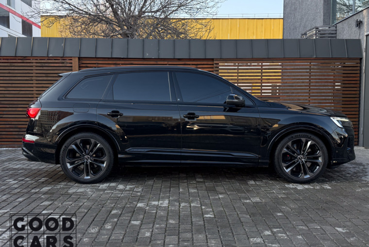 Audi SQ7 - 7