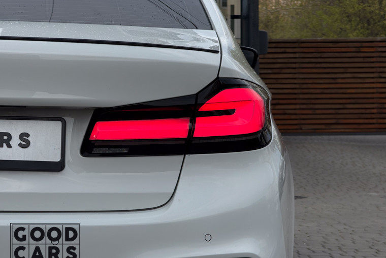 BMW 530e - 10