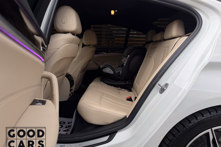 BMW 530e - 23